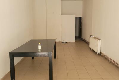 Spațiu comercial, de 40 mp, în Centrul Civic - 3