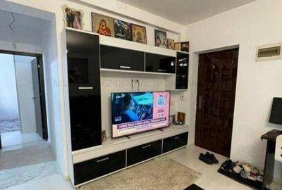 Apartament cu 2 camere decomandat | Metrou Aparatorii - 3