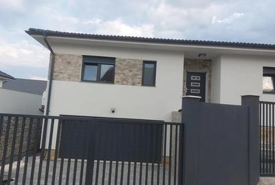 Casa 4 camere 2 bai dressing zona Selimbar Casa 4 camere 2 bai dressing zona Selimbar - 2