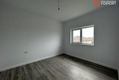 Duplex cu 5 camere cu Canalizare în Ghiroda - 12