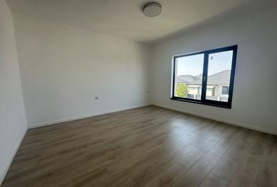 Casă individuală cu 4 camere cu Canalizare în Tunari - 12