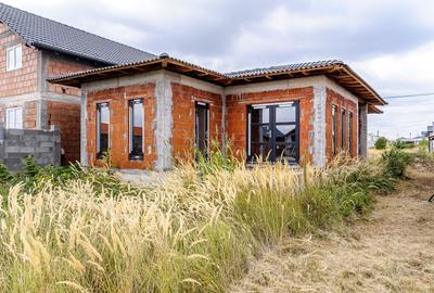 Casă individuală cu 3 camere cu Canalizare în Fântânele - 3