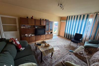 Casă cu 6 camere cu Teren 395 Mp în Central