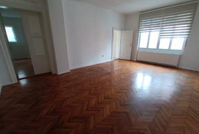 Spatiu pentru birouri 3 camere ,clădire birouri zona Prefectură - 2
