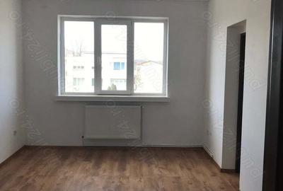 De vanzare apartament 3 camere in centru Onesti judetul Bacau - 9