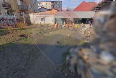 Casă cu 6 camere cu Teren 551 Mp în Vest - 9