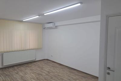 Spațiu comercial, de 18 mp, în Central - 7