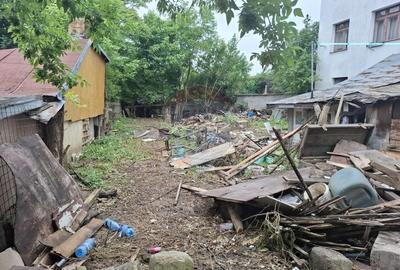 Vanzare teren intravilan curti-constructii,  Strada Plumbuita - 6