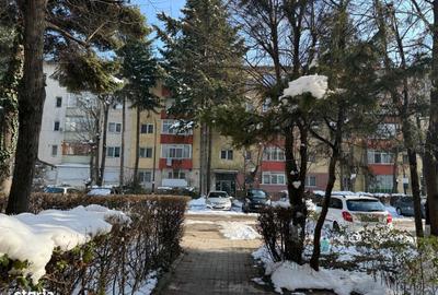 Apartament cu 2 camere semidecomandat în Micro 9 - 14