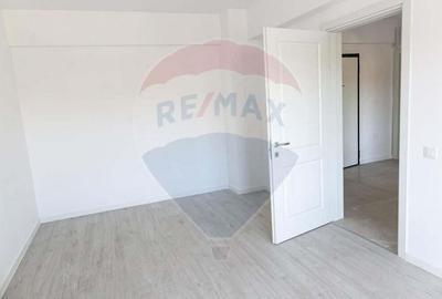 Apartament cu 2 camere decomandat în Vișani - 14