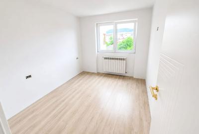 Apartament cu 4 camere decomandat în Central - 2