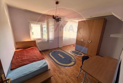 Prima inchiriere - Apartament 3 camere  + garaj in zona Central - 3