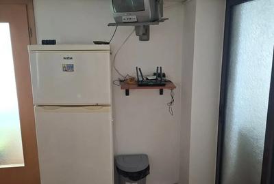 Apartament cu 2 camere semidecomandat în Rovine