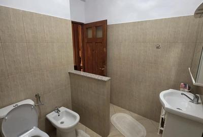 Apartament cu 3 camere semidecomandat în Ultracentral - 10