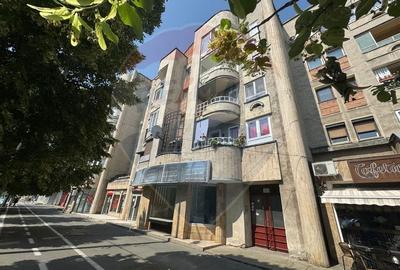 Apartament cu 3 camere (106 mp) - zona Bancilor