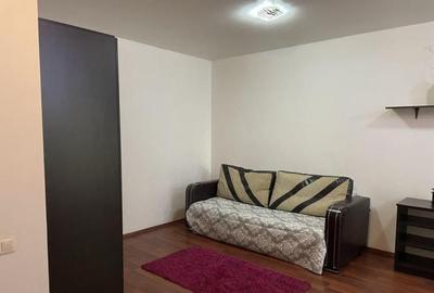 Garsonieră decomandată, mobilată în Tei