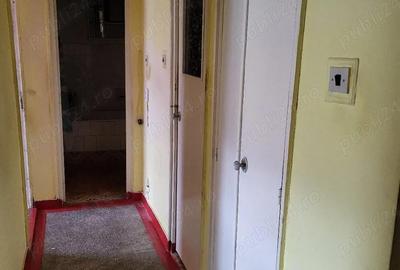 Apartament cu 3 camere decomandat în Petros - 2