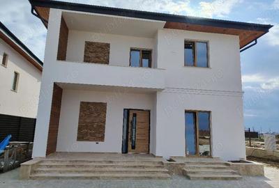 Casă cu 6 camere cu Teren 324 Mp în Dobroești