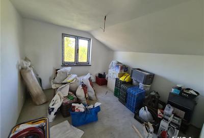 Casă cu Teren 600 Mp în Letea - 2