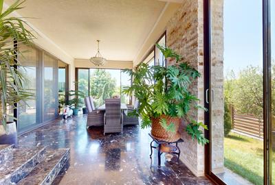 Imobil  de lux pe malul lacului cu ponton, complet mobilat si utilat - 33