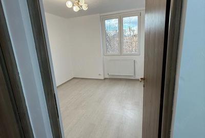 Apartament cu 3 camere decomandat în Gojdu - 2