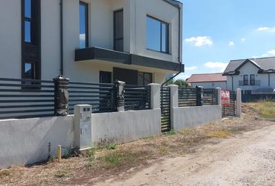Casa la 4-5 minute de mers pana in BD.1 Mai si 2 km de metrou. - 5