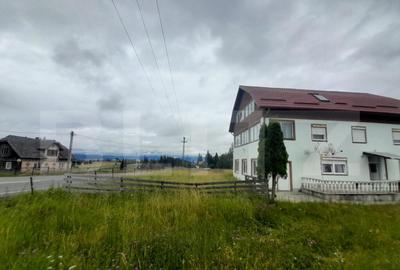 Casa de vanzare, cu 5 camere, 200 mp, zona Piatra Fantanele