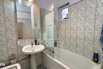Casă cu 4 camere semidecomandat cu Canalizare în P-ța Doina - 4