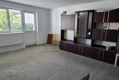 Casa de vanzare - Strada Grivitei, Targu Jiu - 12