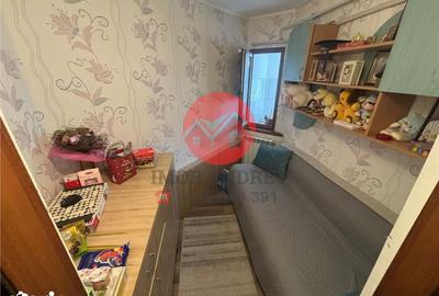 Apartament cu 2 camere decomandat în E3 - 9