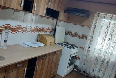 Apartament cu 2 camere decomandat în Rovinari - 2