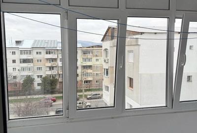 Apartament cu 4 camere decomandat în Central - 2