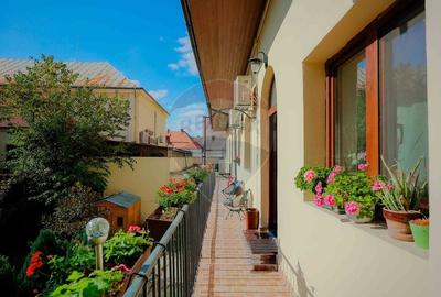 Apartament cu 2 camere de vanzare - Ultracentral, Alecsandri, Oradea - 1