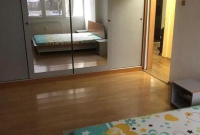 Apartament cu 3 camere decomandat, mobilat în Titan - 1