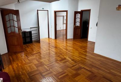 Vila singur curte, ideal scoala, gradinita - 1