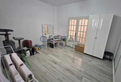 Casa Rogerius singur in curte, amenajata in doua apartamente comision 0% - 4
