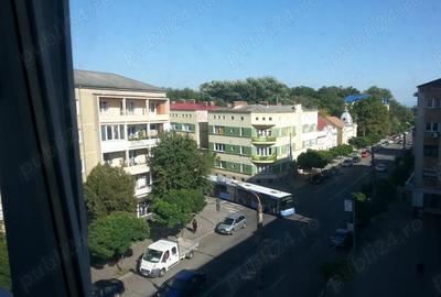 Inchiriez apartament 3 camere,etaj IV,B-dul Traian,Satu Mare - 7