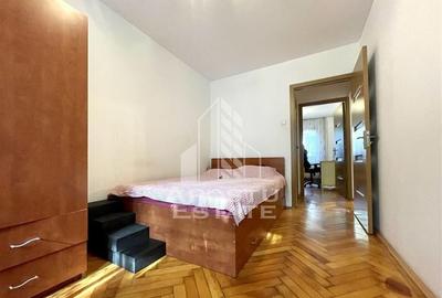 Apartament cu 3 camere etajul 1 zona Sagului