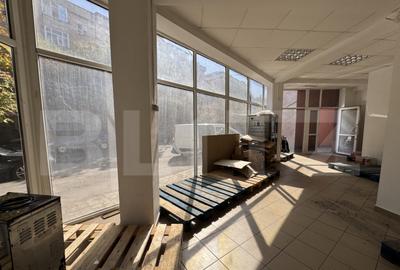 Spatiu comercial 121 mp, vitrina, 1 Mai - 1