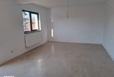 Casă cu 4 camere în Central - 13