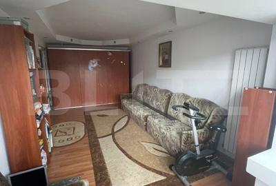 Apartament decomandat, etaj 3/4 - Bulevardul Independentei - 5