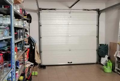 Casă cu 4 camere în Dumbrăvița