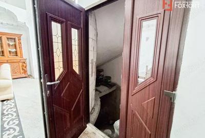 Casă cu 13 camere cu Canalizare în Recaș - 5