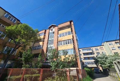 Inchiriere apartament 3 camere, Aleea Fantanii - zona centrala - 2