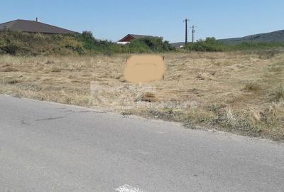 Teren  intavilan 812 mp in Rontau, la 30 mp de drum asfaltat