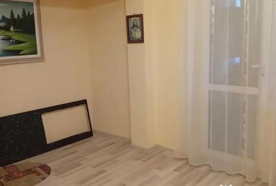 Apartament cu 3 camere decomandat în Micro 20 - 1