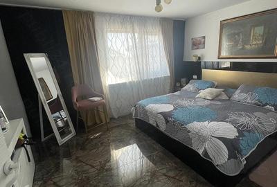 Casă cu Teren 300 Mp în Central - 1