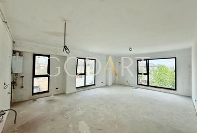 Apartament cu 3 camere decomandat în Aviației