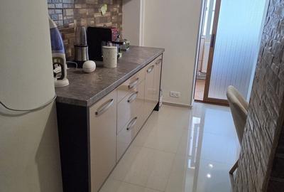 Apartament cu 3 camere decomandat în Buzaului - 5
