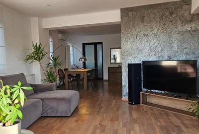 Apartament cu 3 camere decomandat în Pipera